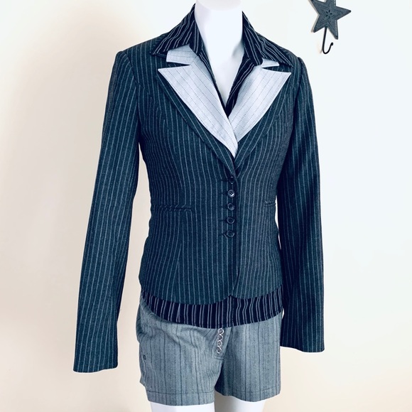 Suzy Shier Double Lapel Grey Pinstripe Blazer - Picture 1 of 16